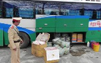Một ngày bắt 2 xe chở thịt thối