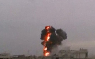 Quân đội Syria tiếp tục ném bom vào Homs