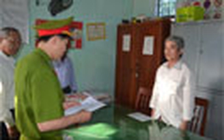 Người cha nuôi nhẫn tâm nhiều lần đánh đập cháu Phi