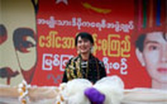 Bà Suu Kyi đi vận động tranh cử