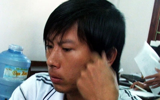 Ra đầu thú