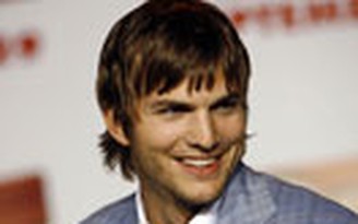 Ashton Kutcher chuẩn bị du lịch vũ trụ