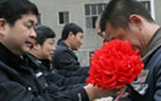 Giấy khen cho tù nhân