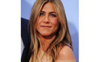 Jennifer Aniston bác tin đồn vung tiền làm đẹp
