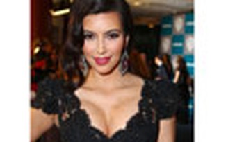Kim Kardashian làm từ thiện toàn bộ quà cưới