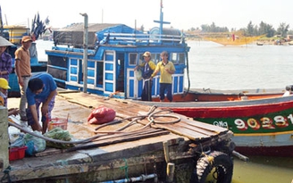 Bất chấp đe dọa, ngư dân vẫn quyết ra khơi