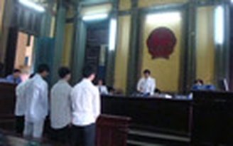 Hiếp dâm tập thể, cùng lãnh án tù
