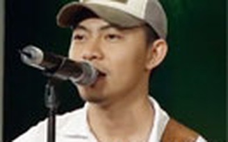 "Thầy giáo hát" bị nhạc sĩ Huy Tuấn “chê”