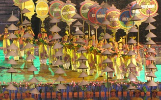 Chính thức khai mạc Festival Huế 2012