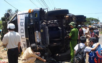 Vụ xe tải mất thắng, 3 người chết: Xác định danh tính các nạn nhân