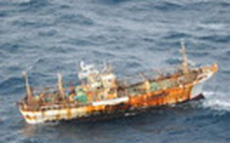 Tuần duyên Mỹ sẽ đánh đắm “tàu ma” Nhật