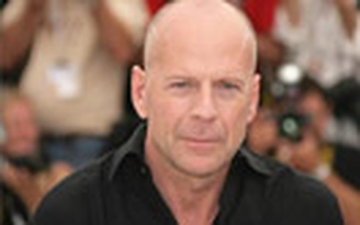 Bruce Willis làm từ thiện cả một khu resort