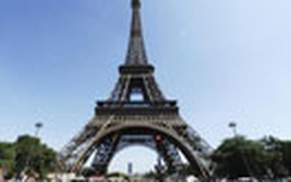 Phụ nữ Mỹ mơ "mây mưa" trên tháp Eiffel