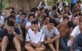 Phá trường gà, bắt giữ 53 người