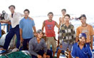 Cùng ngư dân trẻ đánh cá giữa Trường Sa