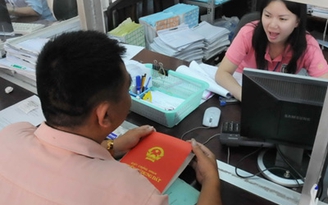 Tính tiền sử dụng đất ngoài hạn mức sát giá thị trường: Đẩy cái khó cho dân