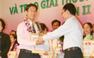 Bác sĩ trẻ không phong bì