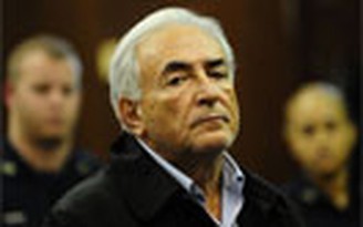 Ông Strauss-Kahn kiện ngược cô hầu phòng