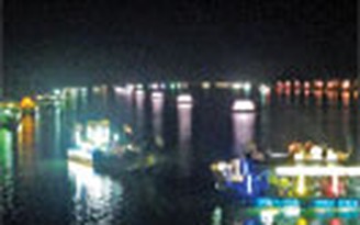 Lễ hội hoa đăng trên sông Hương