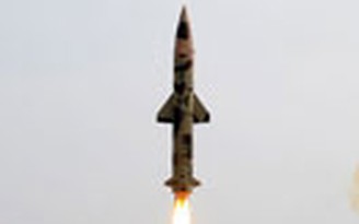 Ấn Độ bắn thử tên lửa phòng không tầm trung