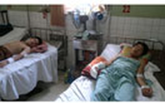 Truy sát đẫm máu trong quán nhậu, 3 người trọng thương