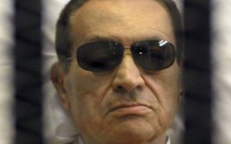 Cựu Tổng thống Ai Cập bị buộc trở lại tù giam