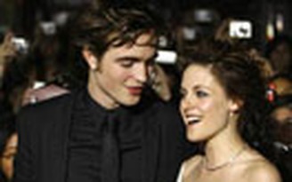 Kristen Stewart và đạo diễn ngoại tình xin lỗi Robert Pattinson