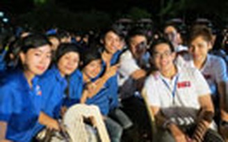 Ngồi lại bên nhau cùng hát ca... Ngồi lại bên nhau cùng hát ca...