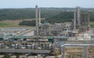 Nhà máy lọc dầu Dung Quất tạm dừng hoạt động