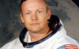 Người đầu tiên đặt chân lên mặt trăng Neil Armstrong qua đời