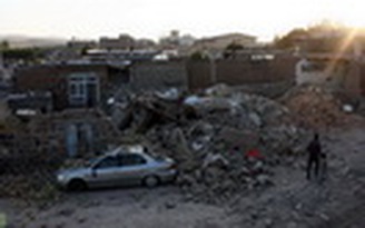 Số người chết do động đất ở Iran đã lên gần 200