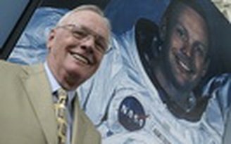 Dân Mỹ đòi tổ chức quốc tang cho Neil Armstrong