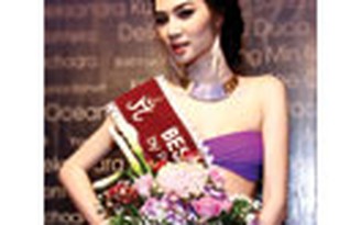 Ngọc Oanh đoạt giải thưởng đầu tiên của Siêu mẫu Quốc tế 2012