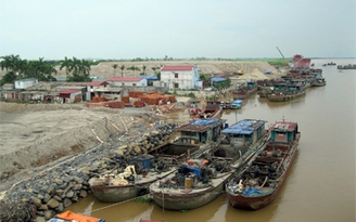 Bó tay với cát tặc đất cảng