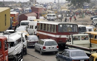 Tai nạn xe buýt ở Nigeria, 29 người chết