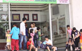 Giáo viên tiếng Anh cần... phiên dịch: “Học sinh tăng cường” cũng học thêm