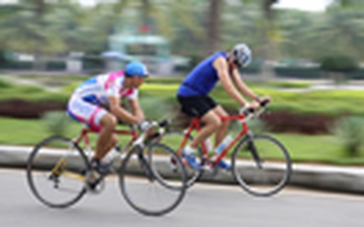 Tranh tài xe đạp - chạy bộ ở biển Đà Nẵng