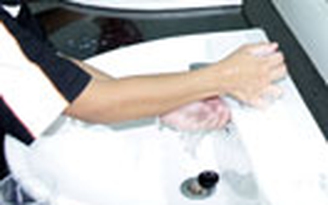 Tránh lây lan bệnh đau mắt đỏ ở trẻ