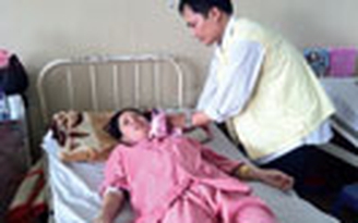 Người mẹ trẻ mong được sống để nuôi con Người mẹ trẻ mong được sống để nuôi con