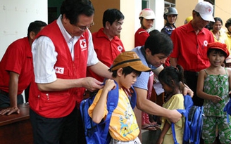 Giúp người nghèo 4.10.2013