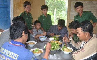 Vụ hai tàu đâm nhau trên biển: 7 ngư dân bị nạn đã vào bờ an toàn