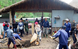 San lấp hầm thiếc trong Thung lũng Tình yêu