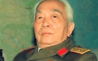 Suốt đời vì nước, vì dân