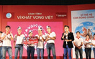 Hành trình Vì khát vọng Việt tại ĐBSCL: Truyền 'lửa Khát vọng Việt' cho sinh viên