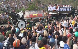 Video: Hàng vạn người tiễn đưa Đại tướng tại Quảng Bình