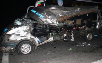 Vụ xe khách tông xe tải: Thêm một nạn nhân tử vong