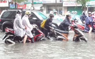 Sài Gòn bị 'vây trong nước'