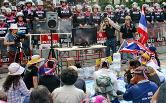Chính phủ Thái Lan thoát nguy cơ giải tán
