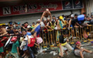 Kinh hoàng nạn cướp bóc, giành giật thức ăn để sinh tồn tại Philippines