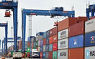 Hàng nhập khẩu kẹt thủ tục tại cảng